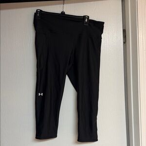 Under Armour Black Capris Women’s Sz XL compression heat gear